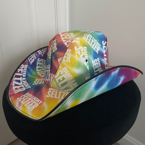 LIMITED EDITION Bud Light Seltzer Rainbow Cardboard Cowboy Hat - Picture 4 of 8